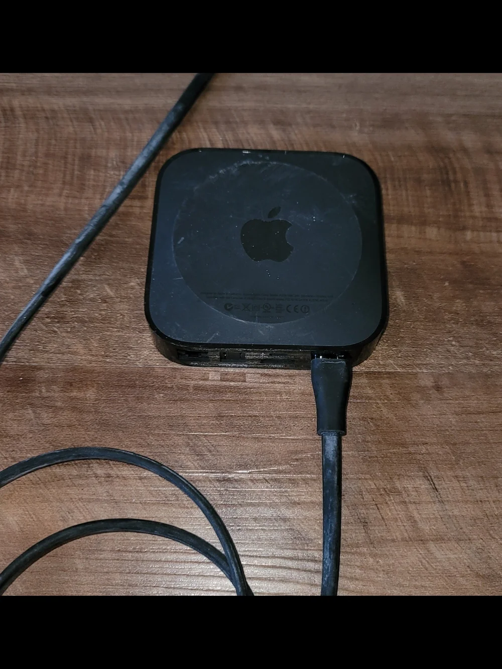 Apple TV (2nd Generation) A1378 Media Streamer + Cable